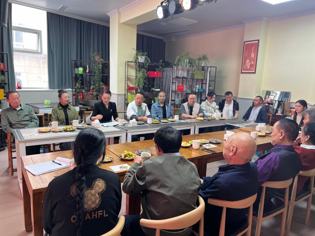 民进广元市苍溪县支部举办重阳节茶话会1.jpg